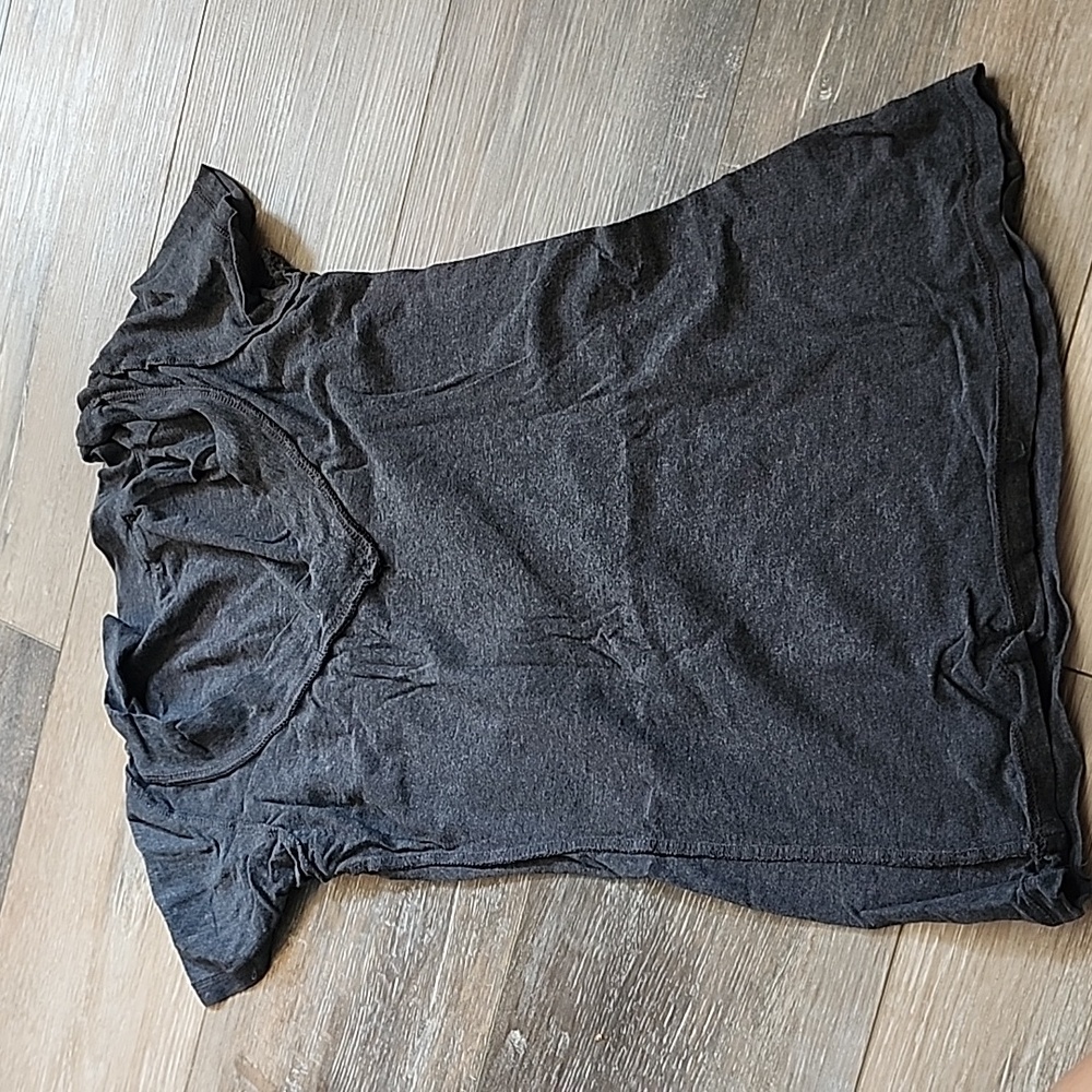 Gray v neck tee